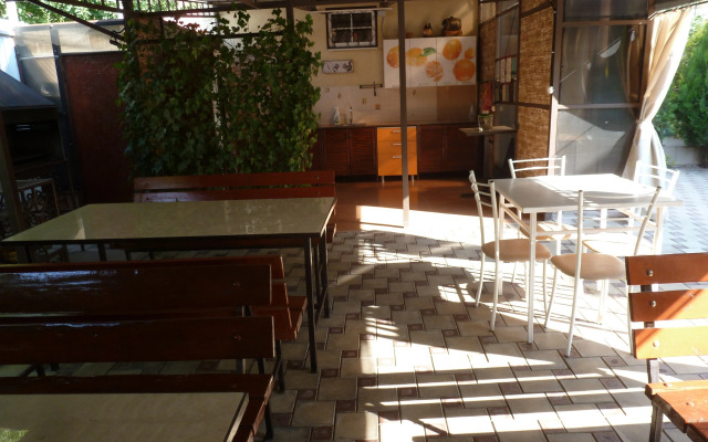 Solnechnyij Briz Guest House