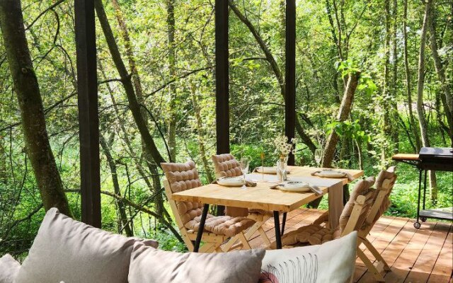 Zhivopisniy ostrov Glamping