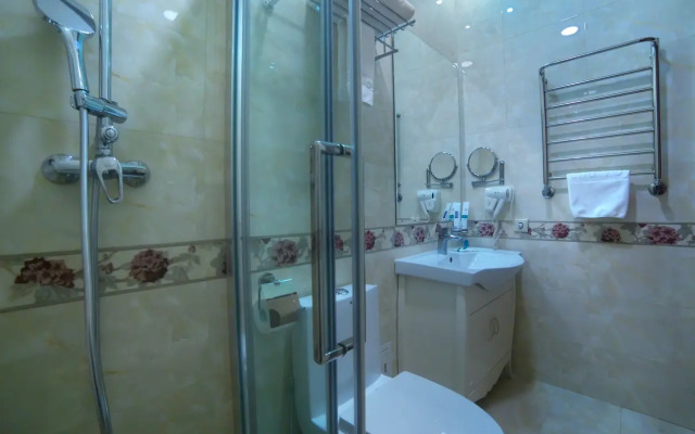 Grand Voyage Hotel