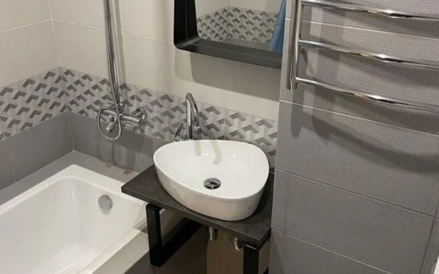 Квартира на Героев 18