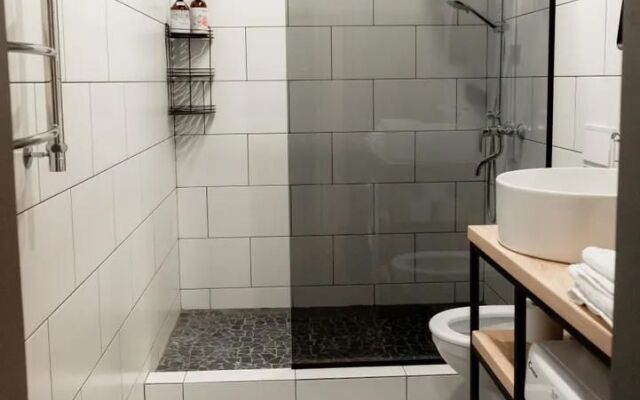 Na Serafimovicha 20 Apartments