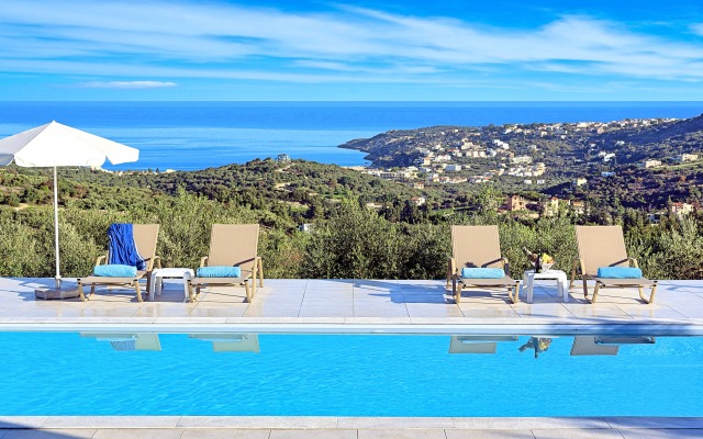 Вилла Cretan Family Villa Heated Pool