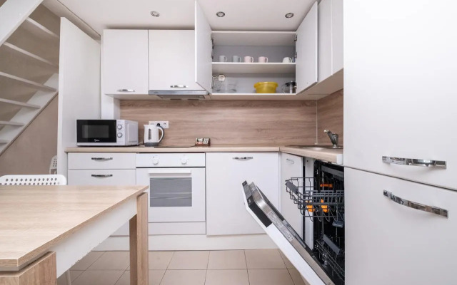 Апартаменты Двухуровневая студия на Роторной