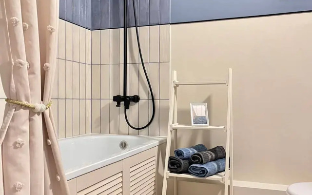 Uyutnaya Sovremennaya Odnushka U Aviadvigatelya Flat