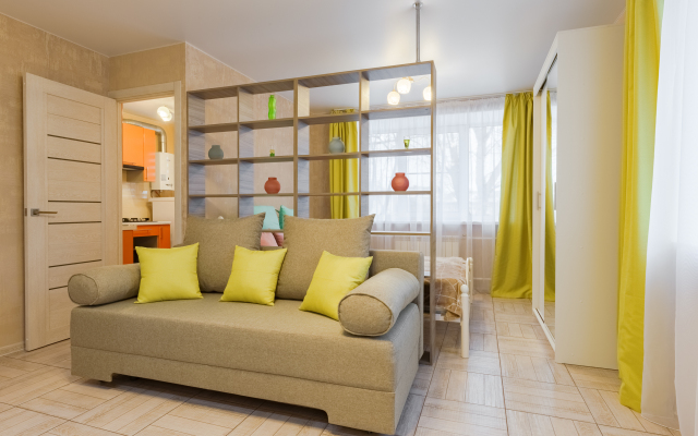 Na Pervomayskoy Flat