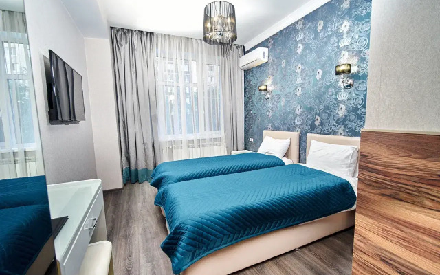 Отель Корона