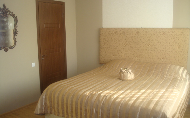 Happy Holiday Hotel