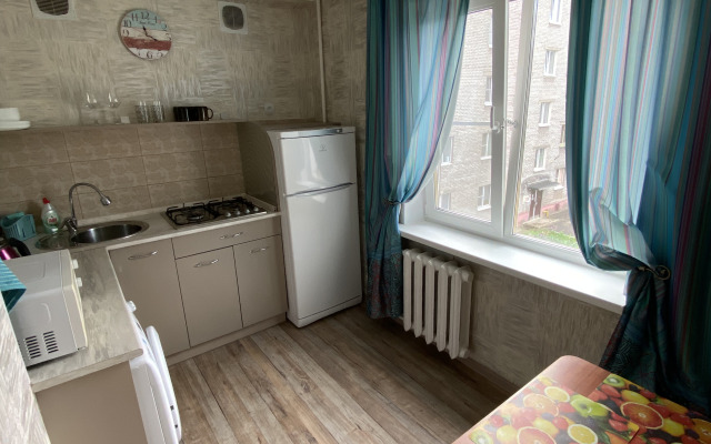 Ne Vopros ryadom s voennym institutom Flat