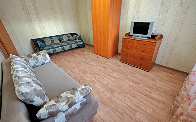 V Mikrorajon Krutye Klyuchi 42 Flat