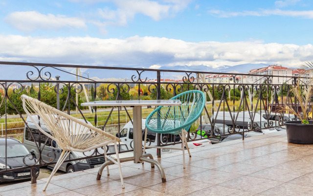 Na Tavricheskoy Guest house