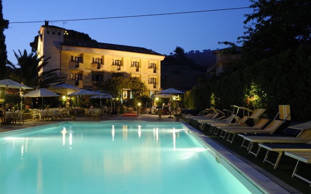 Franco Giaquinto Hotel