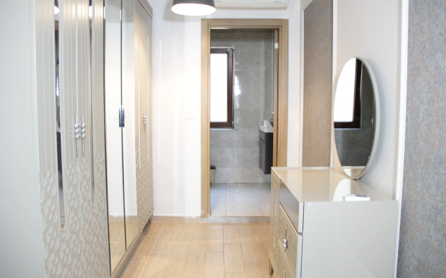 Отель Solo Suites