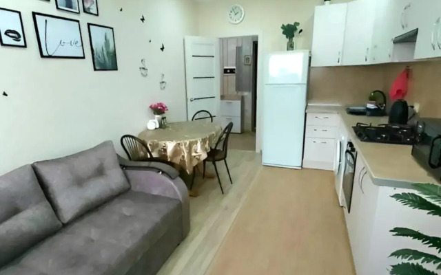 Uyutnaya Prostornaya Kvartira Flat