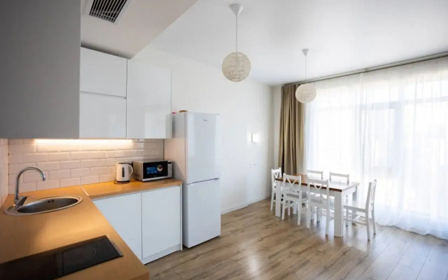 Luxury White Sails Apartments