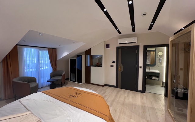 Hotel Elysian Airport