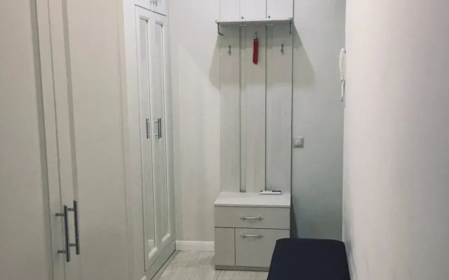 Na Ulitse Uchitelskoy 9 Flat