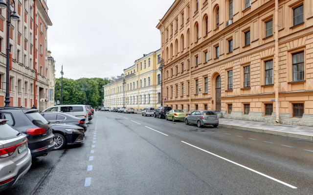 Апартаменты MyHomeYourHome на Чайковского 2\7