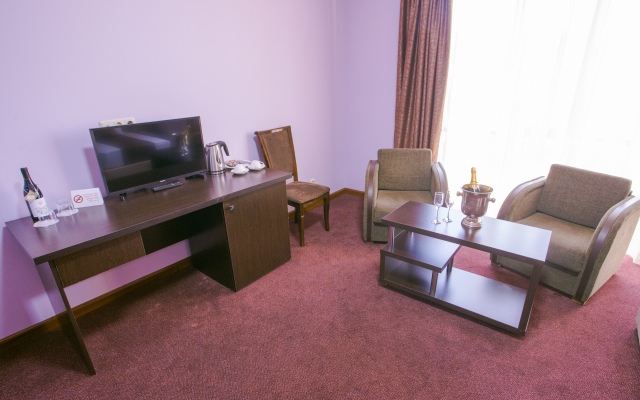 Ani Central Inn