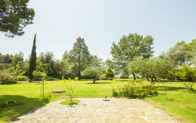 Greenlea Beachfront Spathies Villa