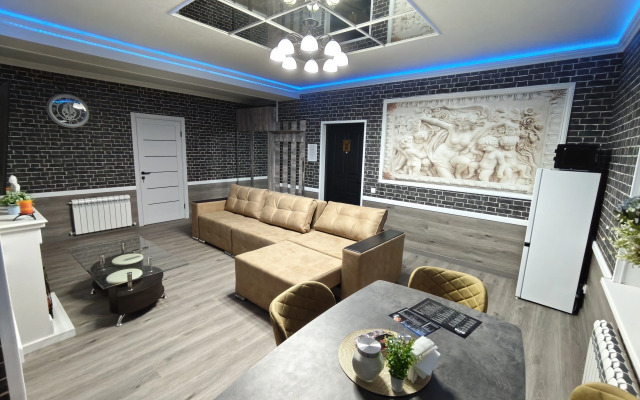 Na Krasnoy Armii 136/2 Apartments