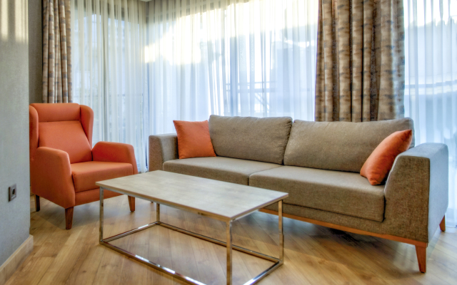 La Boutique Hotel & Suites (Adult Only 16+)