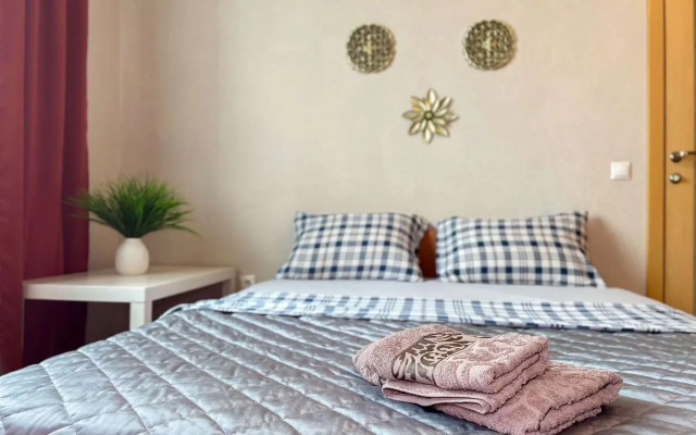 S Khoposhim Pemontom C Tpemya Izolirovannymi Komnatami Flat