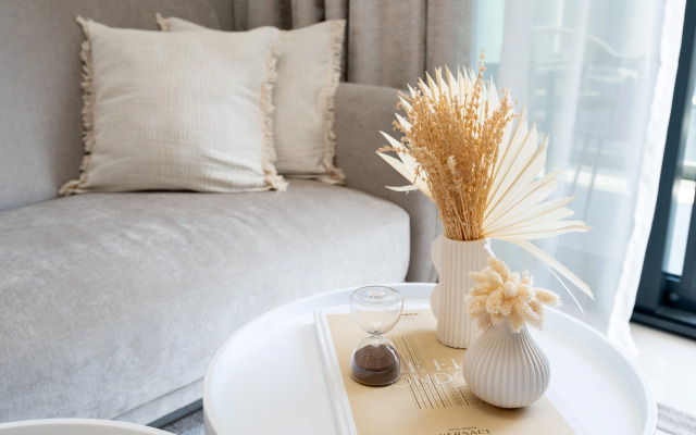 Keyrock Living Lakeview Escape in Business Bay Apartments