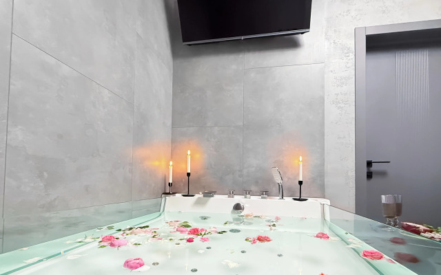 Квартира Эксклюзивный лофт с джакузи на двоих + TV