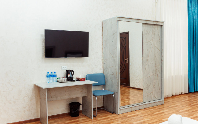 Art Inn Hotel