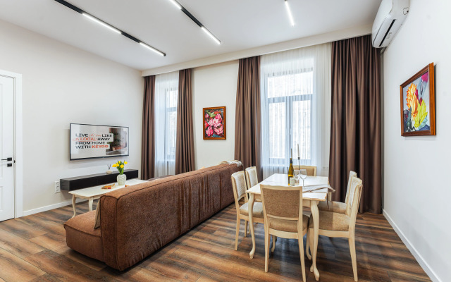 KeyGo #0117, 1 Bedroom, Near The Opera House Apartments