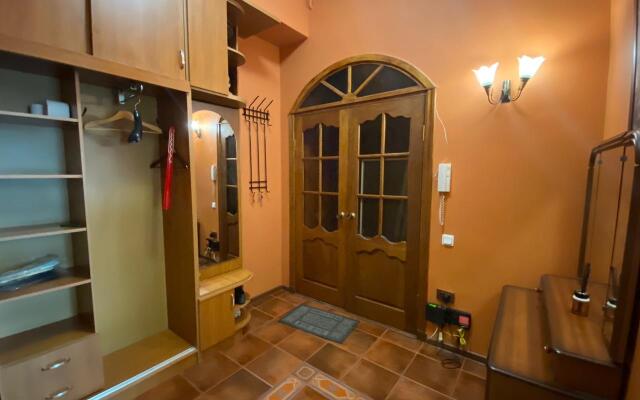 Апартаменты 2-х комнатные на Невском 65