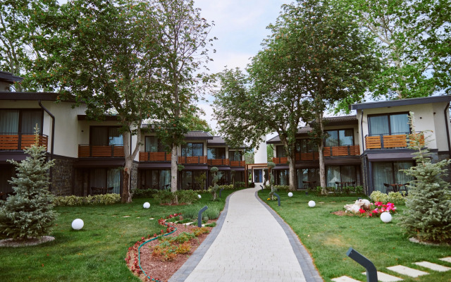 Parmos  Hotel