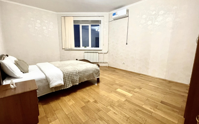 Квартира Двухкомнатная в центре с красивым видом на город