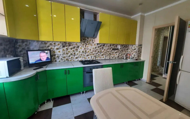 2kh-Komnatnaya V Tsentre Goroda Flat