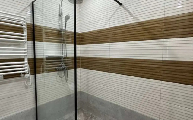 S Dushoy V 5 Minutakh Ot Morya Flat