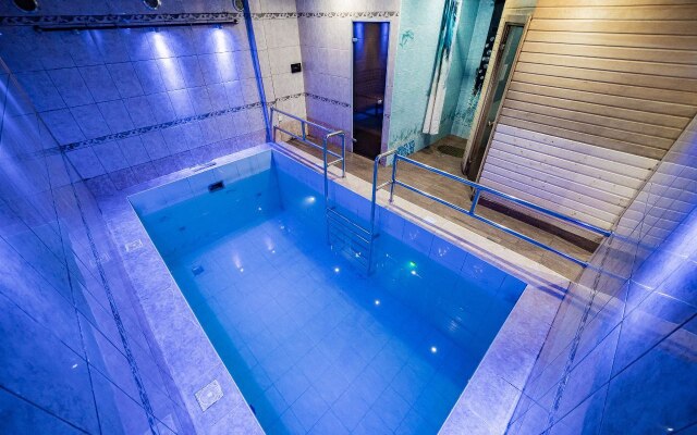 Teply Kottedzh Ryadom S Aeroportom Private house