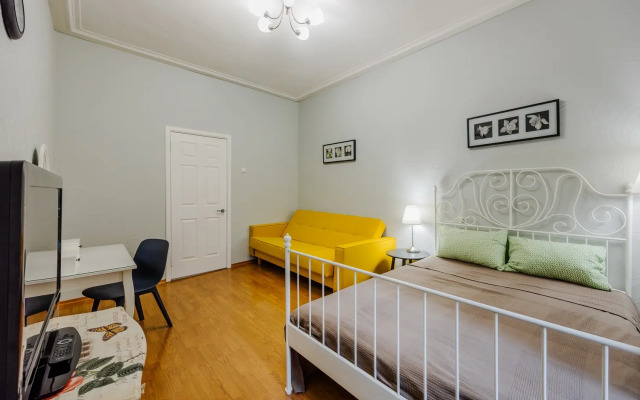 Апартаменты SpbStay с тремя спальнями на Рубинштейна 25