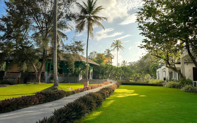 Отель Amaluna Resorts