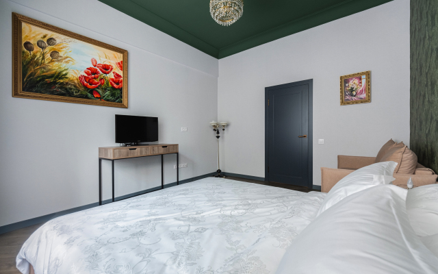 V Istoricheskom Tsentre u Tsirka Flat