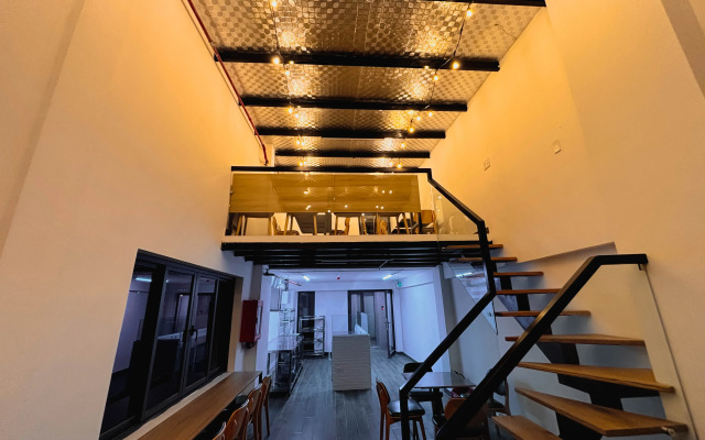 Cozy Cubes Hostel