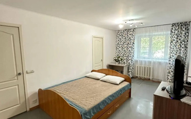 Geologicheskaya 16 Flat