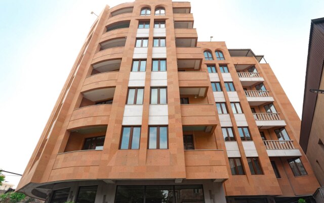 Stay Inn on Saryan Str. 26/3-7 Apartments