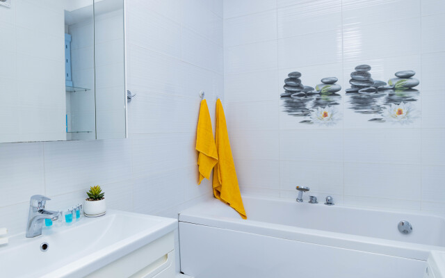 Апартаменты трехкомнатные на Навои 208/8