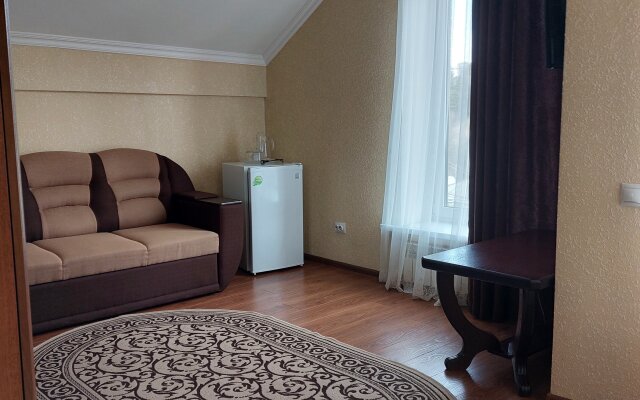 U Steklyannoy Strui Guest House