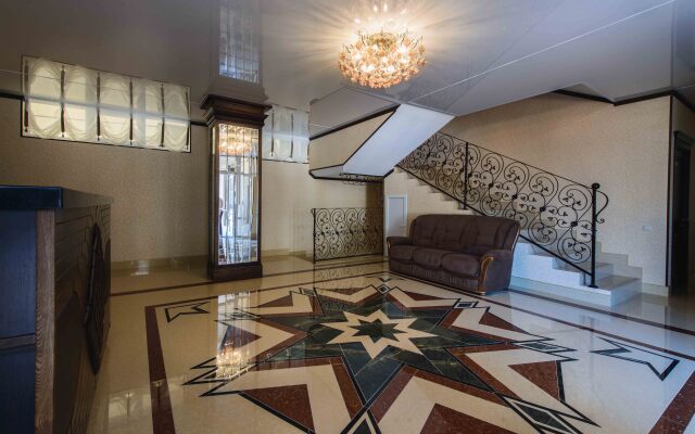 Seven Hotel