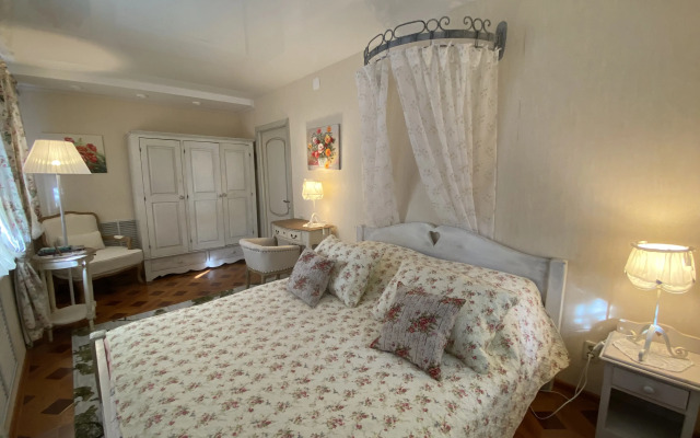2-kh komnatnye apartamenty Klassik na Naberezhnoy Flat