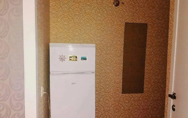 Uyutnaya Kvartira Na Prospekte Stachki Flat