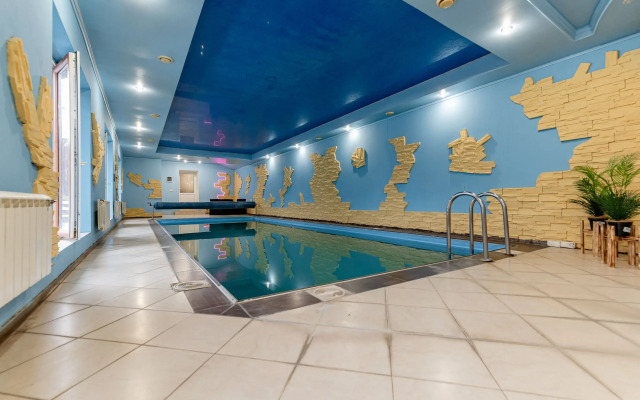 V Beleutovo S Basseynom I Saunoy Private house