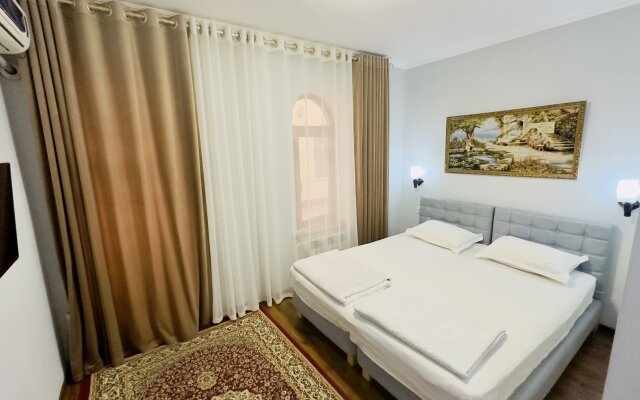 Samarkand Travel Hotel