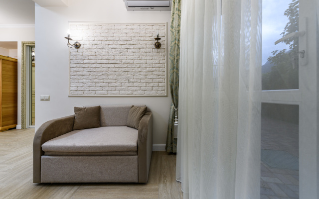 Oplot - Uyutnye s lichnoj saunoj 2 Apartments
